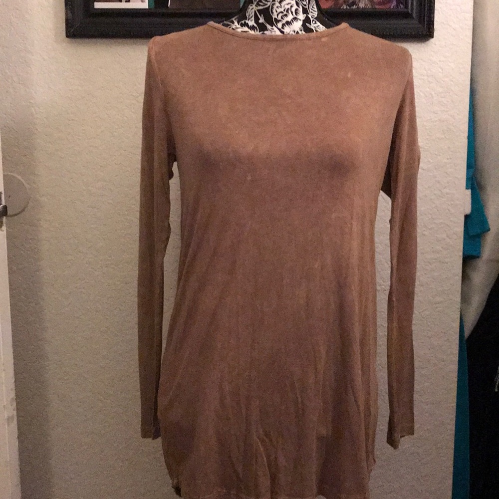 Long  Sleeve Cut Out in Back